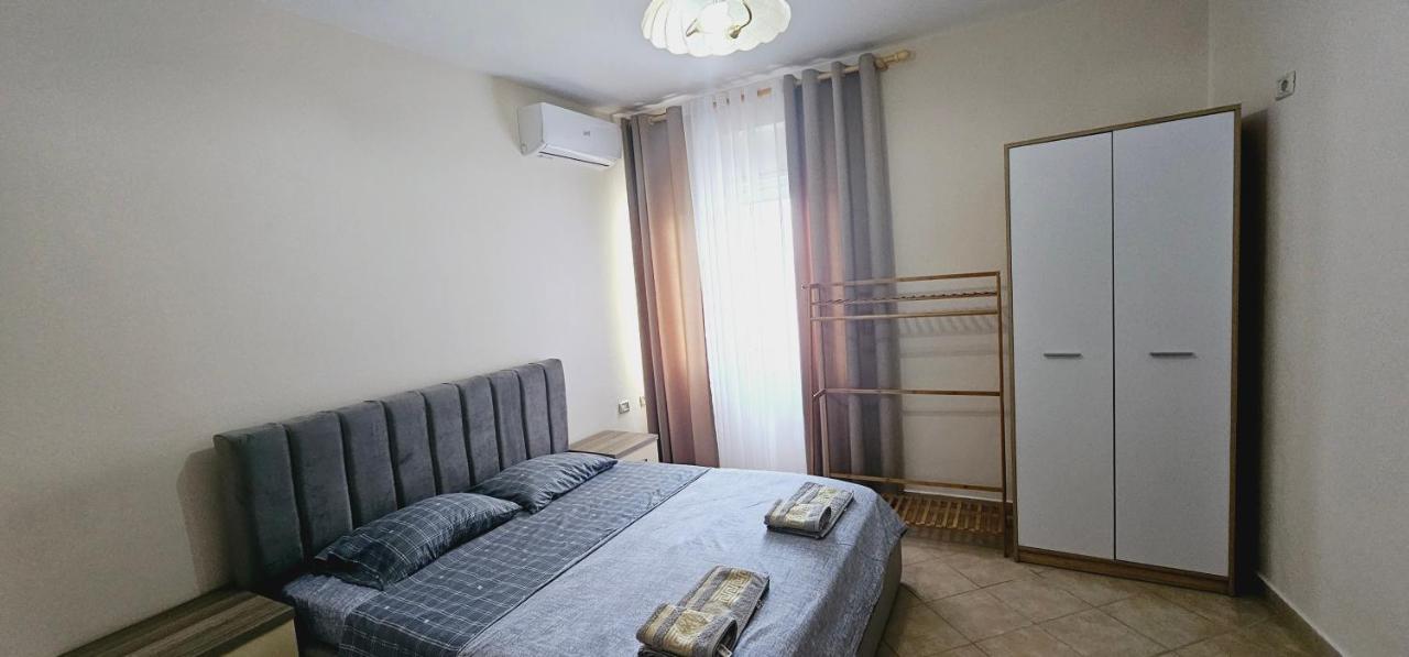 New Bazaar Side Bliss 2 Bed Room Apt With Free Garage Tirana Esterno foto