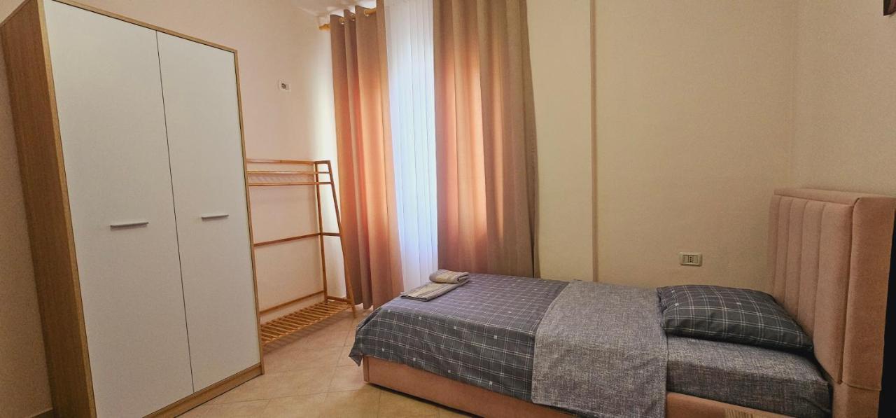 New Bazaar Side Bliss 2 Bed Room Apt With Free Garage Tirana Esterno foto