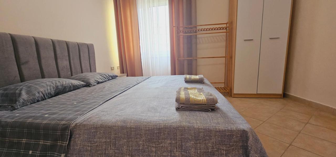 New Bazaar Side Bliss 2 Bed Room Apt With Free Garage Tirana Esterno foto