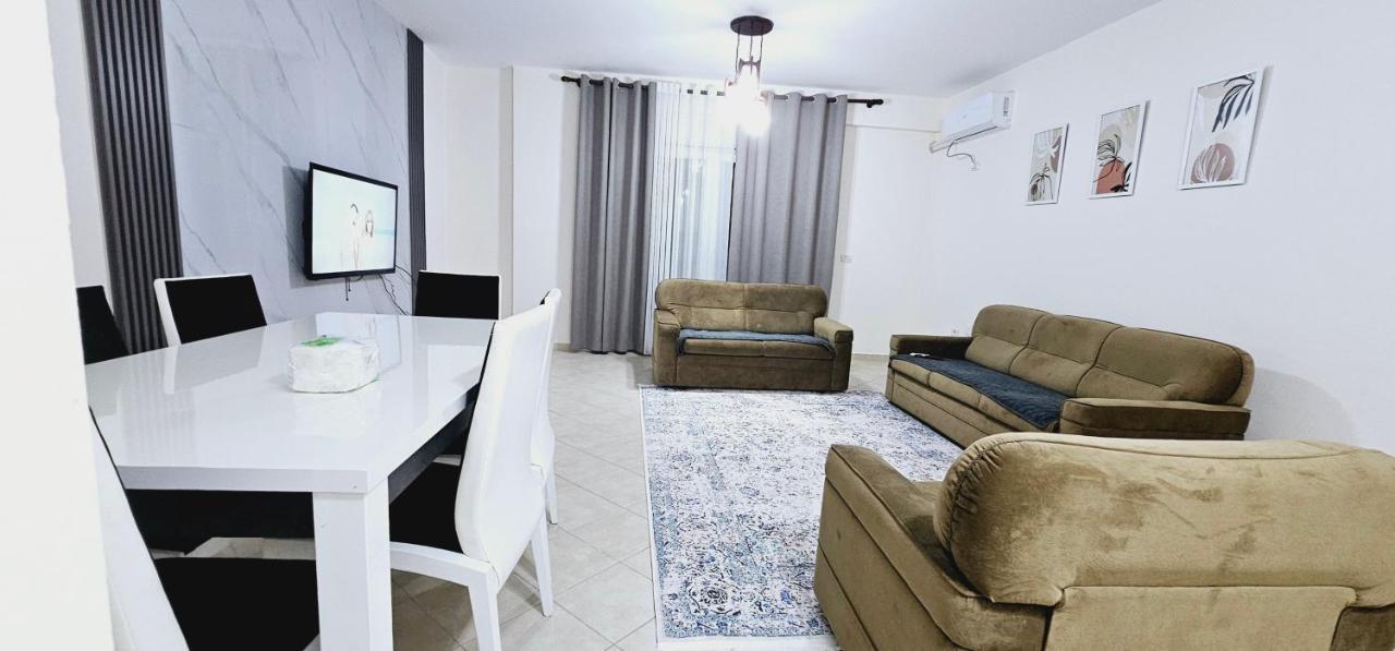 New Bazaar Side Bliss 2 Bed Room Apt With Free Garage Tirana Esterno foto